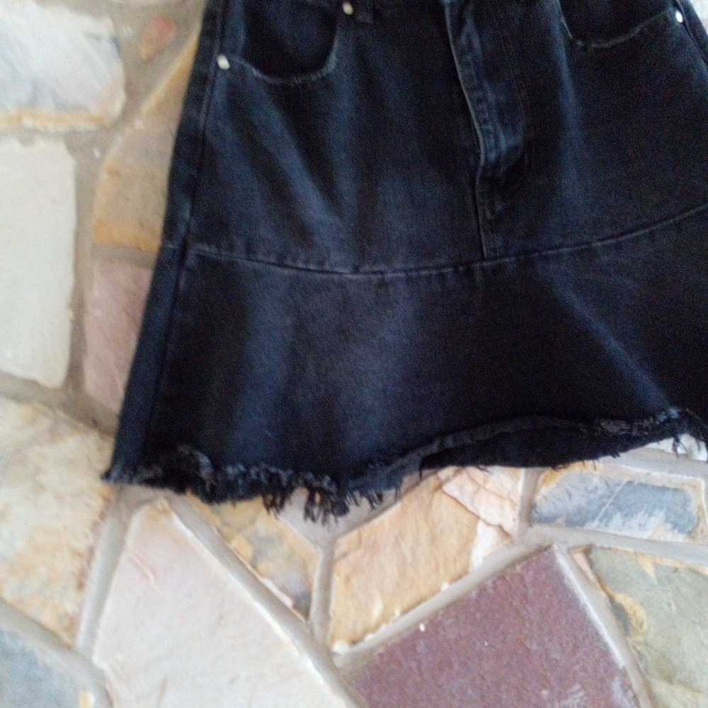 Cotton on black raw Hem denim mini skirt size 8 - Picture 4 of 8